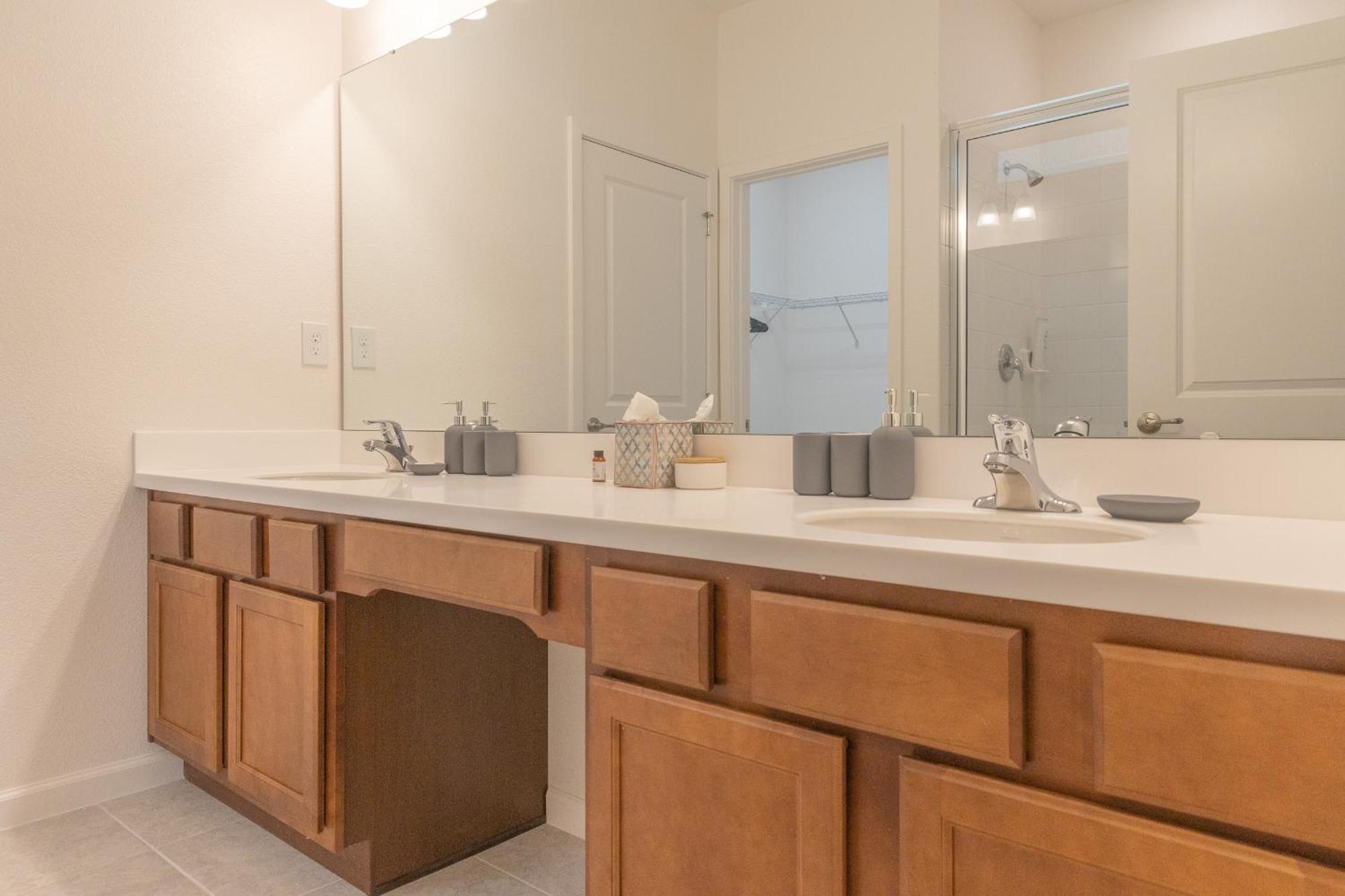 Waterfront Brand New Modern Luxury 8 Bedroom Pool House! Sleeps 16 Kissimmee Bagian luar foto
