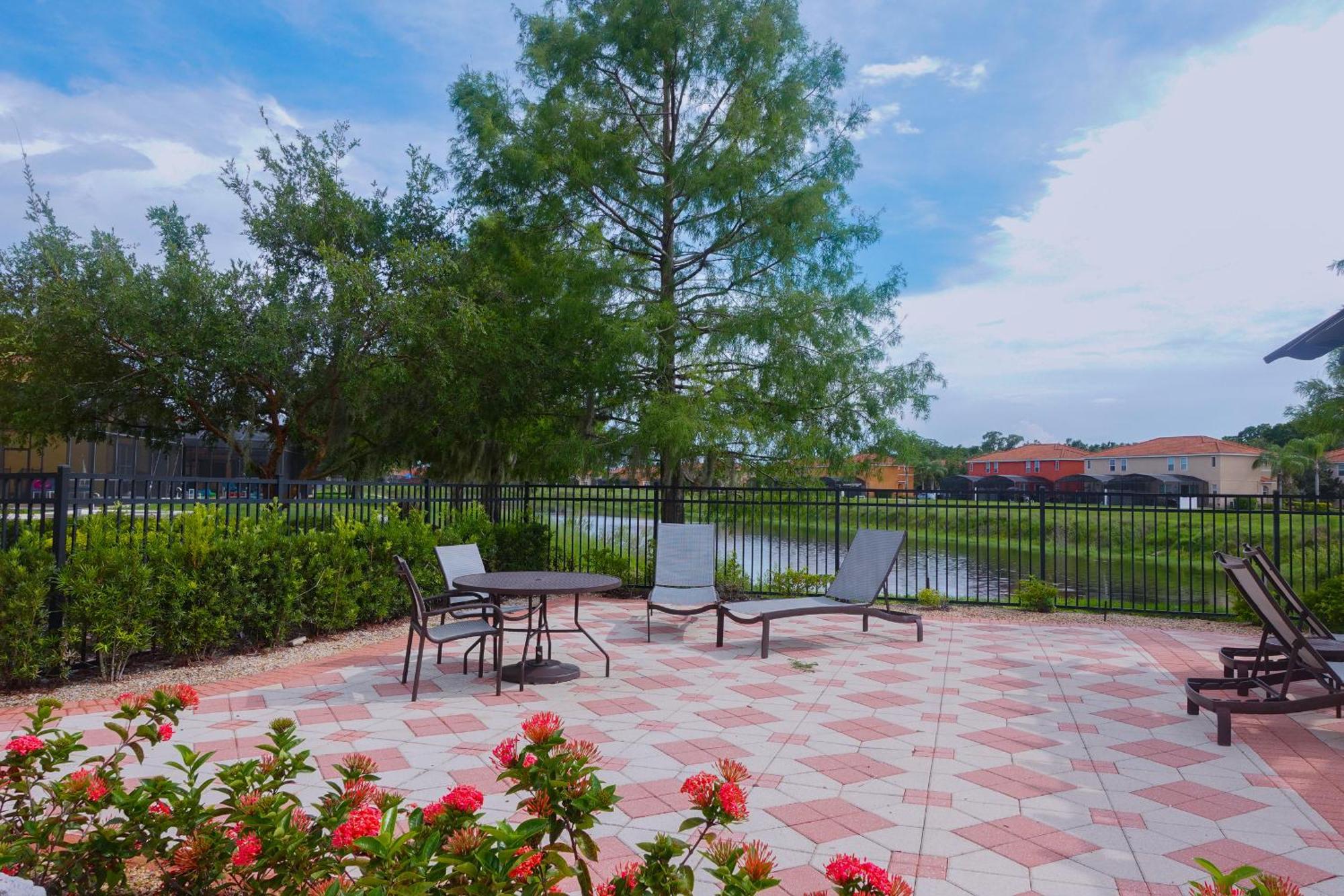 Waterfront Brand New Modern Luxury 8 Bedroom Pool House! Sleeps 16 Kissimmee Bagian luar foto