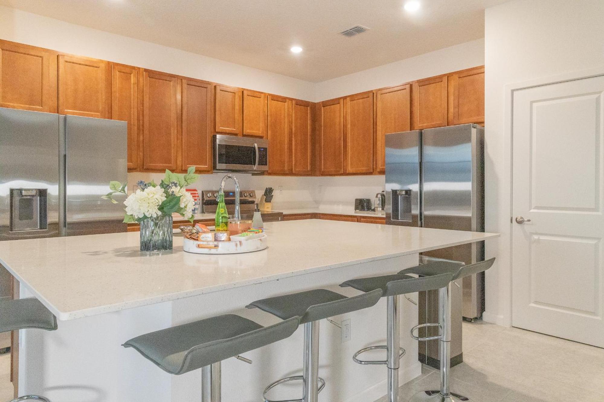 Waterfront Brand New Modern Luxury 8 Bedroom Pool House! Sleeps 16 Kissimmee Bagian luar foto